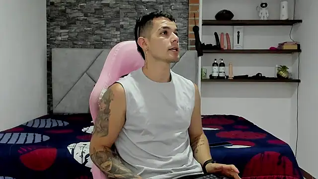 BooyHott  online show from February 2026 07:26:02 PM