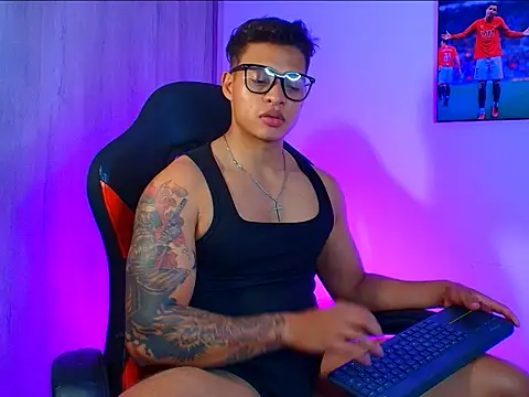 Snapshot of evan_greey chatting on October 2025 03:48:02 AM evan greey online show from October 2025 03:48:02 AM