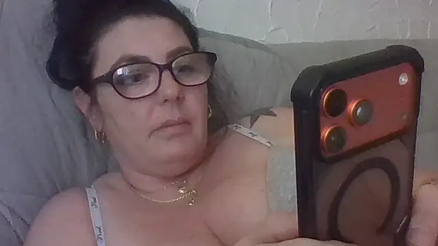 Snapshot of Rileyxxx69 chatting on May 2026 05:32:02 PM Rileyxxx69 online show from May 2026 05:32:02 PM