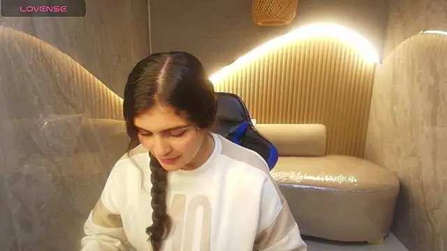 Snapshot of dany_r_ chatting on September 2025 01:05:02 PM dany r online show from September 2025 01:05:02 PM