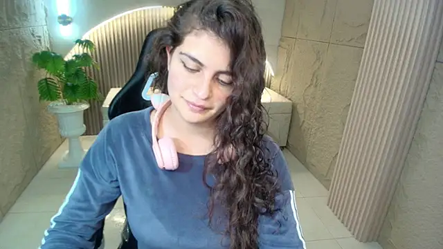 dany r  online show from February 2026 01:22:01 PM