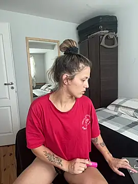 Snapshot of xvalentinaof chatting on February 2026 08:24:02 PM xvalentinaof online show from February 2026 08:24:02 PM