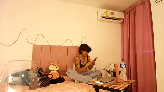 Snapshot of Macarena_leisy chatting on September 2025 09:29:02 PM Macarena leisy online show from September 2025 09:29:02 PM