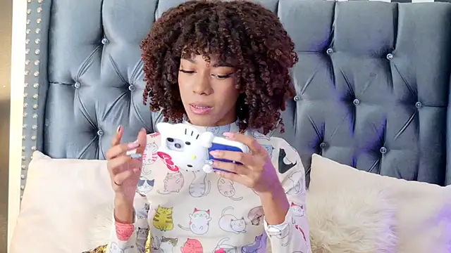 Stellaciel  online show from November 2025 09:48:01 PM