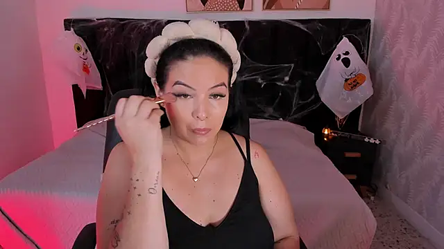 Snapshot of camiladuke7 chatting on October 2025 07:38:02 PM camiladuke7 online show from October 2025 07:38:02 PM