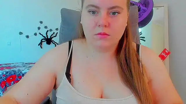 Snapshot of Liza-Mendez chatting on October 2025 06:15:01 AM Liza-Mendez online show from October 2025 06:15:01 AM