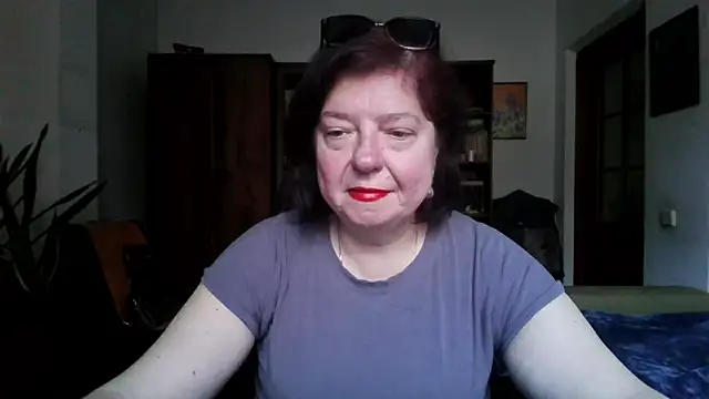 Snapshot of Violet_Pulse chatting on April 2026 01:41:02 PM Violet Pulse online show from April 2026 01:41:02 PM