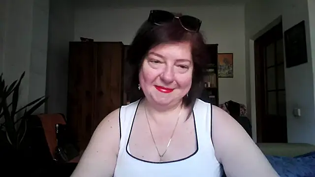 Snapshot of Violet_Pulse chatting on April 2026 01:16:02 PM Violet Pulse online show from April 2026 01:16:02 PM