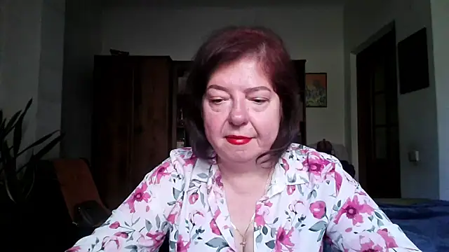 Snapshot of Violet_Pulse chatting on May 2026 01:42:02 PM Violet Pulse online show from May 2026 01:42:02 PM