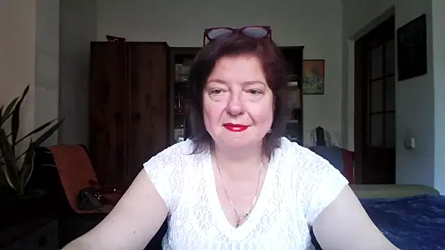 Snapshot of Violet_Pulse chatting on June 2026 11:33:01 AM Violet Pulse online show from June 2026 11:33:01 AM