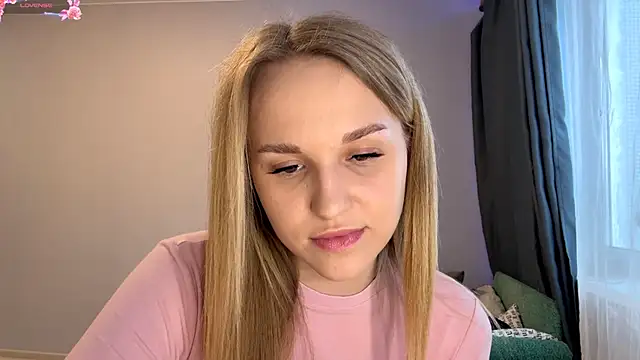 TanekaBoitel online show from November 2025 12:18:01 PM