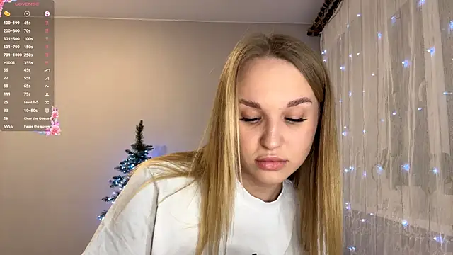 TanekaBoitel online show from December 2025 04:57:02 PM