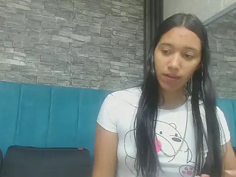 Snapshot of Lil_Rose2006 chatting on October 2025 12:47:01 PM Lil Rose2006 online show from October 2025 12:47:01 PM