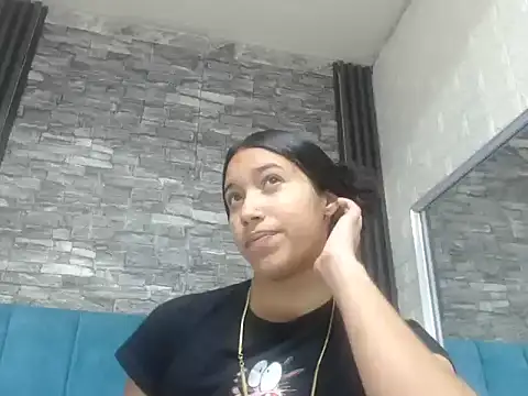 Snapshot of Lil_Rose2006 chatting on October 2025 12:04:02 PM Lil Rose2006 online show from October 2025 12:04:02 PM