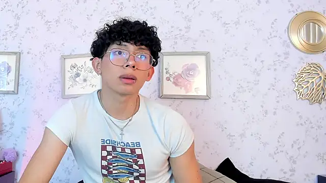 liam twiink online show from March 2026 07:42:01 PM