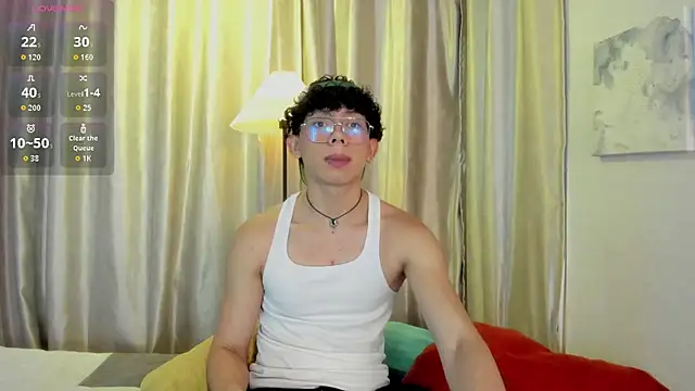 Snapshot of liam_twiink chatting on April 2026 07:31:01 PM liam twiink online show from April 2026 07:31:01 PM