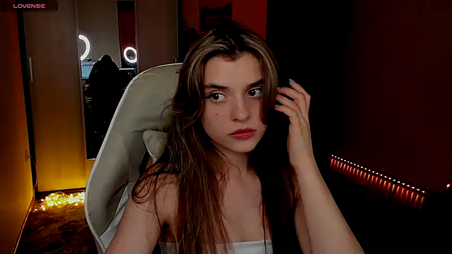 Snapshot of CharmingVixen chatting on September 2025 03:03:02 PM CharmingVixen online show from September 2025 03:03:02 PM