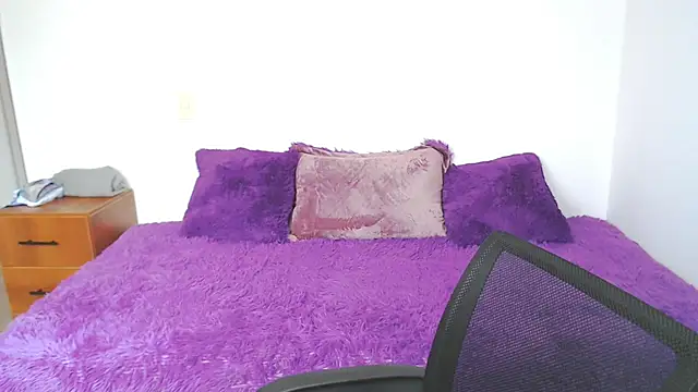 brendasantos 77 online show from October 2025 02:17:02 PM