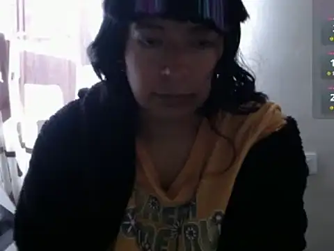 Snapshot of Acelinrose chatting on April 2026 11:57:02 AM Acelinrose online show from April 2026 11:57:02 AM