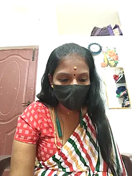 Snapshot of Tamil_Yalini12 chatting on April 2026 04:15:01 PM Tamil Yalini12 online show from April 2026 04:15:01 PM
