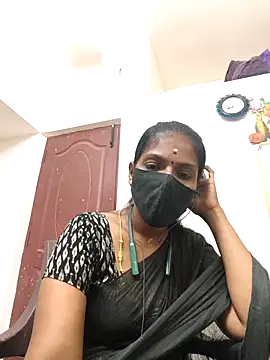 Snapshot of Tamil_Yalini12 chatting on April 2026 03:07:01 PM Tamil Yalini12 online show from April 2026 03:07:01 PM