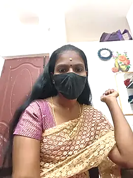 Snapshot of Tamil_Yalini12 chatting on May 2026 03:35:02 AM Tamil Yalini12 online show from May 2026 03:35:02 AM