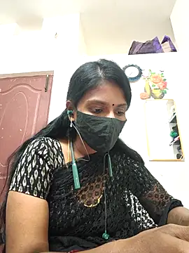 Snapshot of Tamil_Yalini12 chatting on May 2026 01:49:02 PM Tamil Yalini12 online show from May 2026 01:49:02 PM