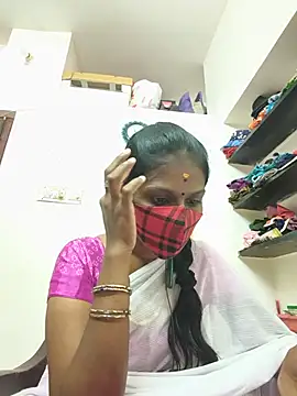 Snapshot of Tamil_Yalini12 chatting on June 2026 05:13:02 AM Tamil Yalini12 online show from June 2026 05:13:02 AM
