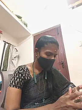 Snapshot of Tamil_Yalini12 chatting on June 2026 03:33:01 PM Tamil Yalini12 online show from June 2026 03:33:01 PM