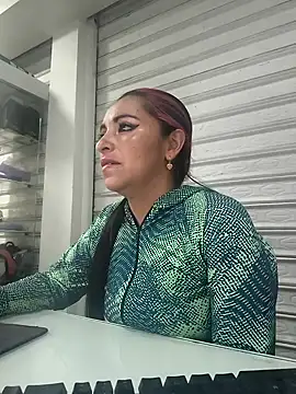 Alisson Stonee online show from April 2026 10:51:01 PM