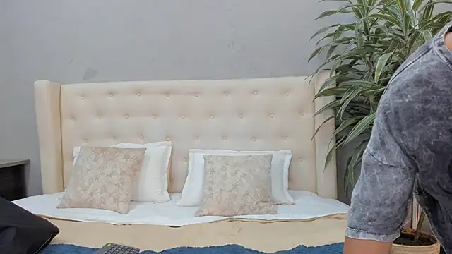 Angel Dustts online show from October 2025 07:34:01 PM