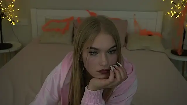 AlinaLiii online show from October 2025 07:16:01 PM