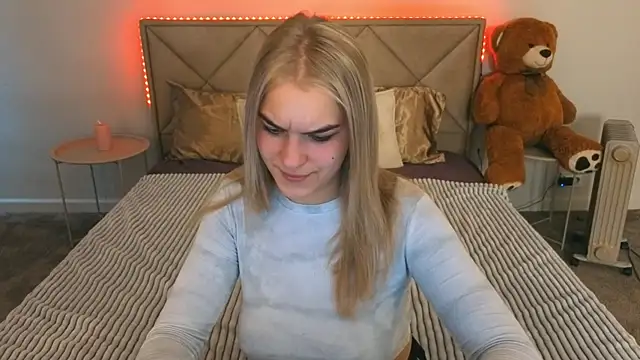 Snapshot of AlinaLiii chatting on March 2026 12:38:02 PM AlinaLiii online show from March 2026 12:38:02 PM