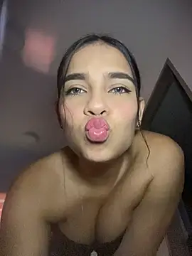 Snapshot of Valery_lux16 chatting on May 2026 06:24:01 PM Valery lux16 online show from May 2026 06:24:01 PM