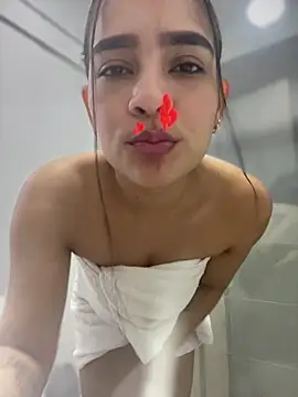 Snapshot of Valery_lux16 chatting on June 2026 05:04:02 PM Valery lux16 online show from June 2026 05:04:02 PM