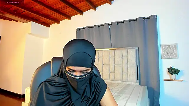 kalila latif online show from November 2025 02:58:01 AM