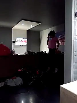 Snapshot of transreyna chatting on December 2024 08:17:02 PM transreyna online show from December 2024 08:17:02 PM