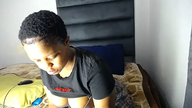 Juiceybileh online show from October 2025 08:30:01 PM