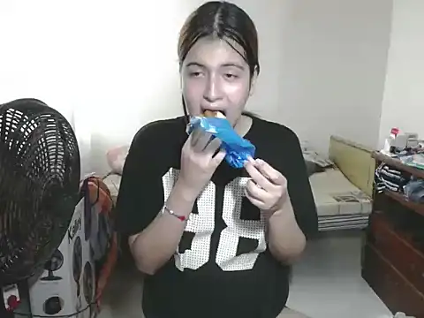 Mirage Sertori online show from November 2025 06:52:02 PM