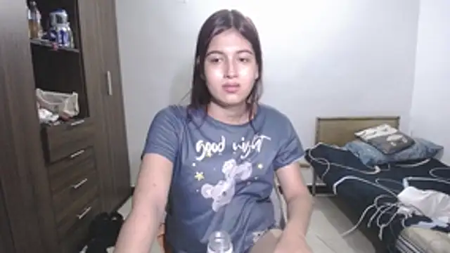 Snapshot of Mirage_Sertori chatting on June 2026 01:04:01 AM Mirage Sertori online show from June 2026 01:04:01 AM