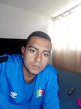 Snapshot of Carlandelli1 chatting on June 2026 04:23:01 PM Carlandelli1 online show from June 2026 04:23:01 PM