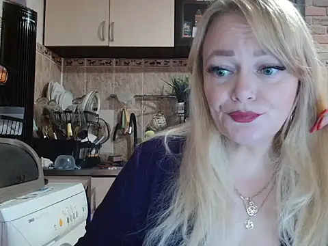 Snapshot of Sweet-blonde chatting on October 2025 11:51:02 AM Sweet-blonde online show from October 2025 11:51:02 AM