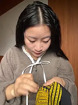 violet-00 online show from November 2025 12:56:01 AM