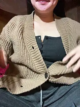 Snapshot of violet-00 chatting on May 2026 01:55:01 AM violet-00 online show from May 2026 01:55:01 AM