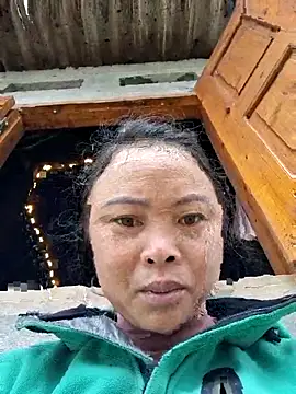 xuxulovezz online show from December 2025 01:55:01 AM