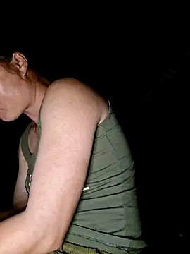 xuxulovezz online show from March 2026 12:21:01 PM