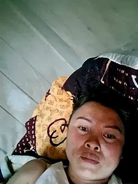 xuxulovezz online show from April 2026 05:18:02 AM