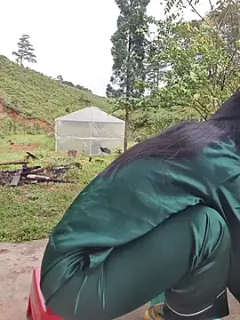 Helen-Tran online show from October 2025 01:33:02 AM