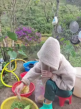 Helen-Tran online show from October 2025 02:58:02 AM