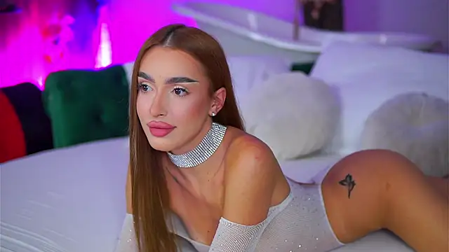 ClaraBenatti online show from October 2025 06:18:02 PM